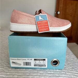 NWT Women’s Aetrex Cameron Sneakers Pink Blush Sparkle Canvas Casual Great Gift